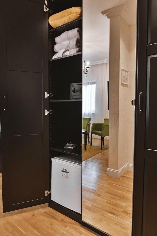 Garni Hotel Barut Šabac エクステリア 写真