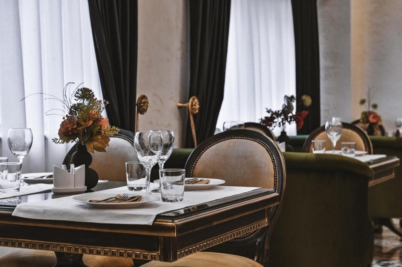 Garni Hotel Barut Šabac エクステリア 写真
