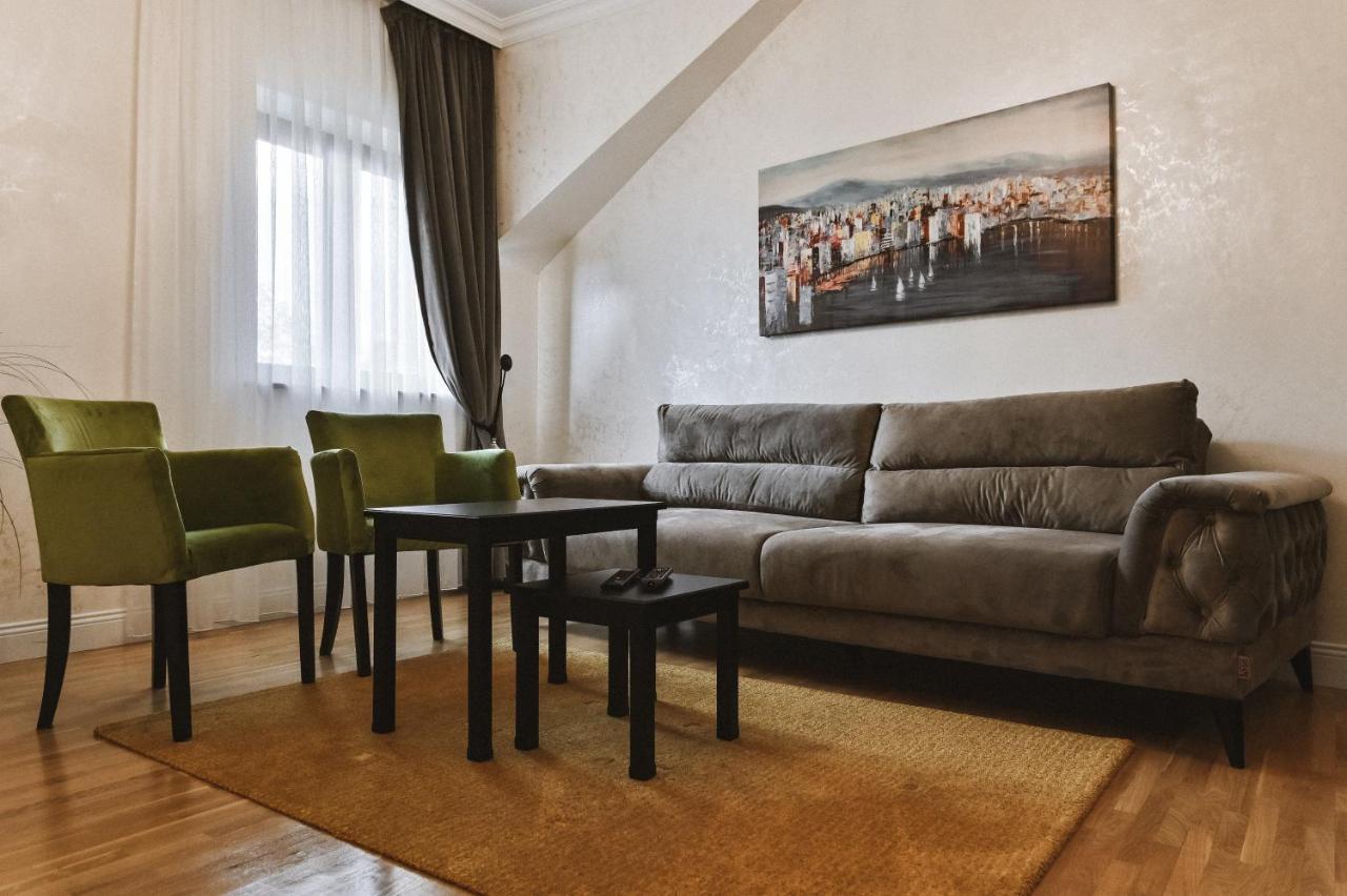 Garni Hotel Barut Šabac エクステリア 写真