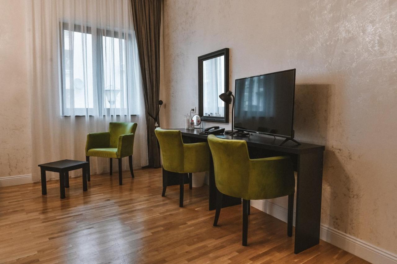 Garni Hotel Barut Šabac エクステリア 写真