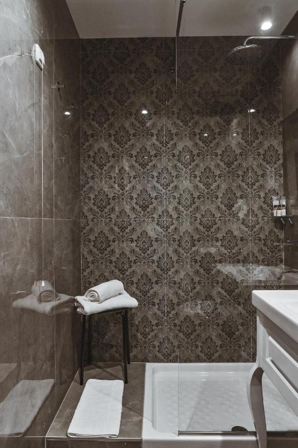 Garni Hotel Barut Šabac エクステリア 写真